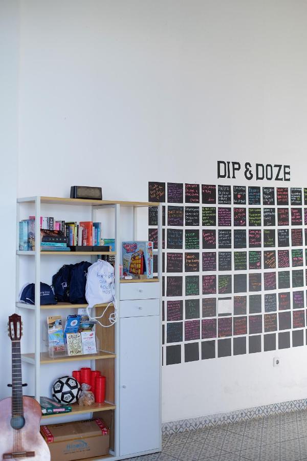 Hostel Dip & Doze Living Canggu Exterior foto