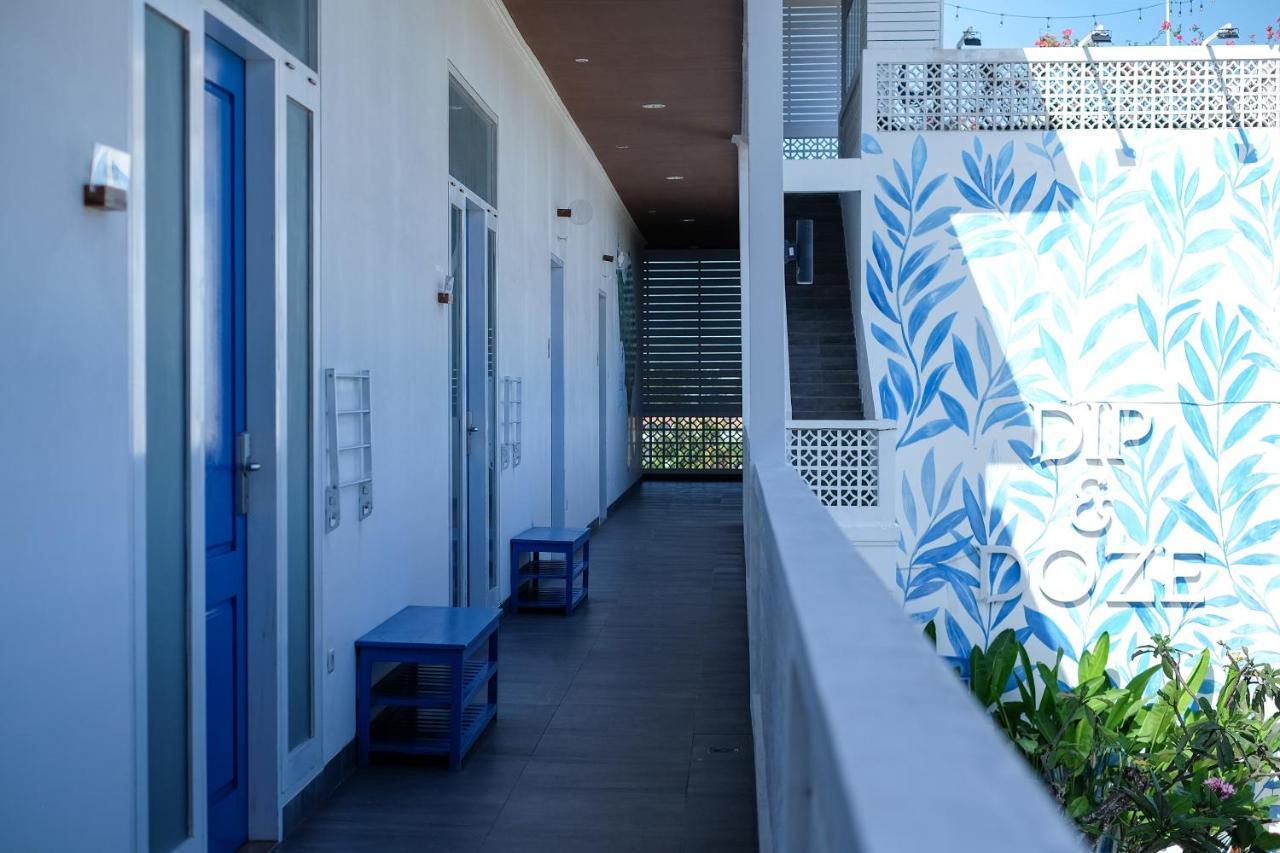 Hostel Dip & Doze Living Canggu Exterior foto