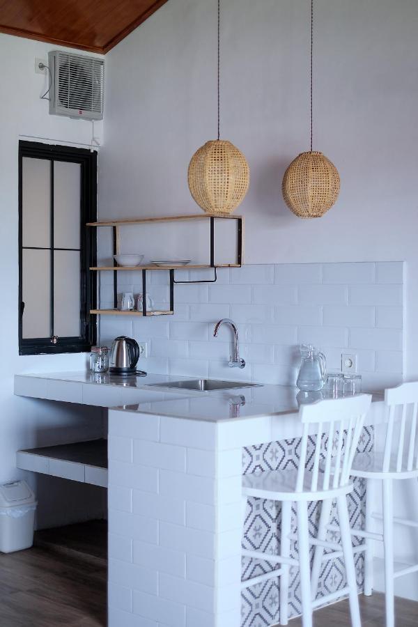 Hostel Dip & Doze Living Canggu Exterior foto