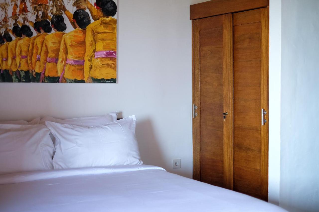 Hostel Dip & Doze Living Canggu Exterior foto